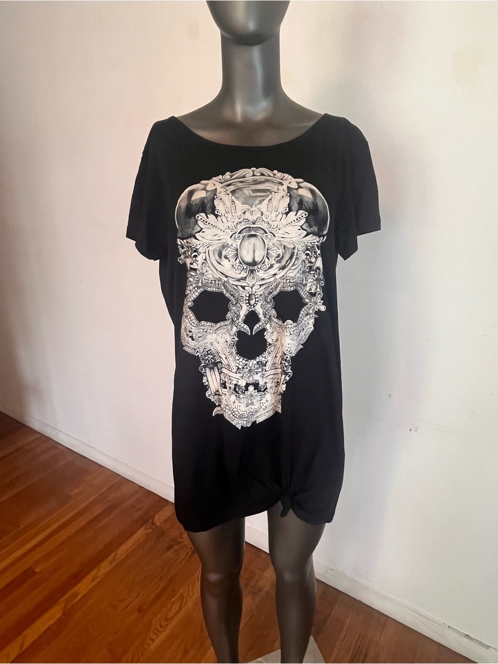 Black Skull Graphic Short Sleeve Dress